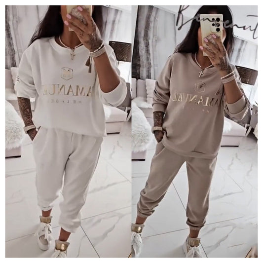 Women's long-sleeved top and pants set