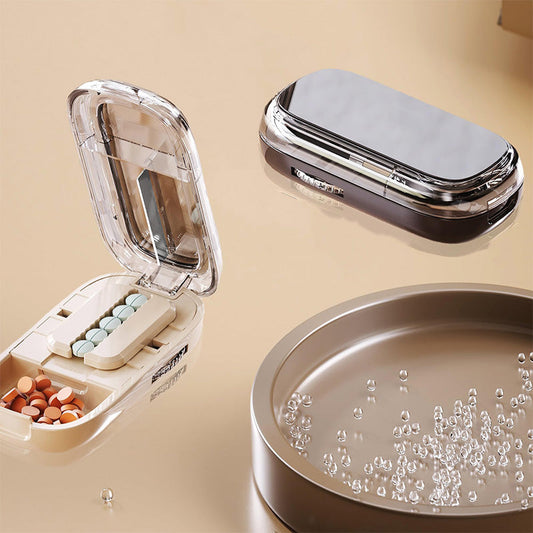 💊 Portable Pill Organizer with Built-In Tablet Cutter